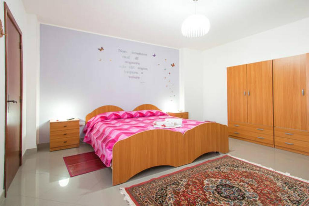 Lo Specchio Del Salento Bed & Breakfast Lecce Rom bilde