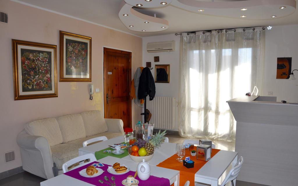 Lo Specchio Del Salento Bed & Breakfast Lecce Eksteriør bilde